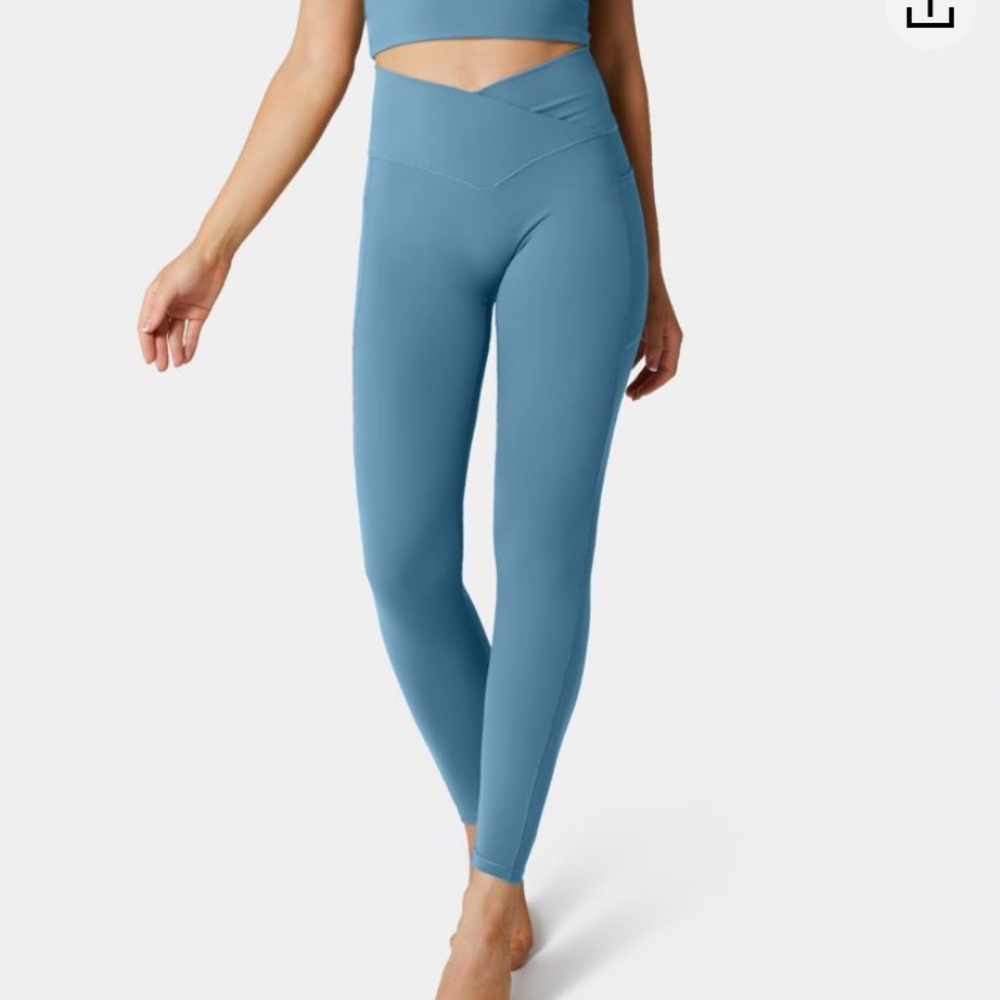 Halara crossover pocket leggings *Buy 2 for 1*